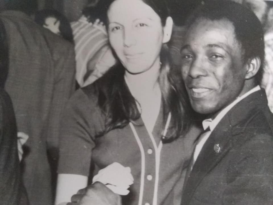 Dalia, protagonista de esta historia y José Galano, bailando en una fiesta, en Moscú, a finales de los años 70.