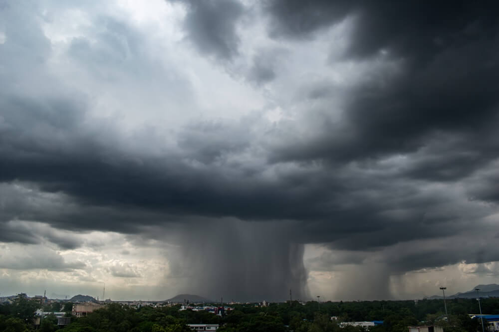 Una aeroavalancha (downburst en inglés)