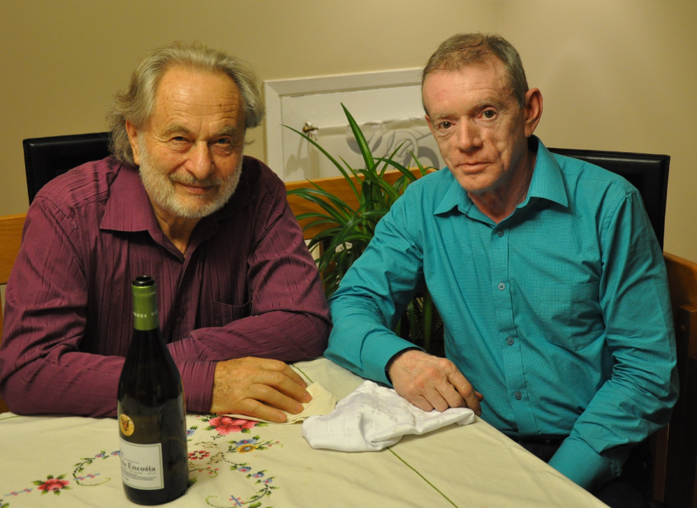 El Dr. Orlando Lázarto Rodríguez González, con el eminentísimo Profesor Isztar Zawadzki, una de las grandes personalidades de la Meteorología de Radar, comiendo una paella en casa de Marco y Saraí en Montreal, 2015.